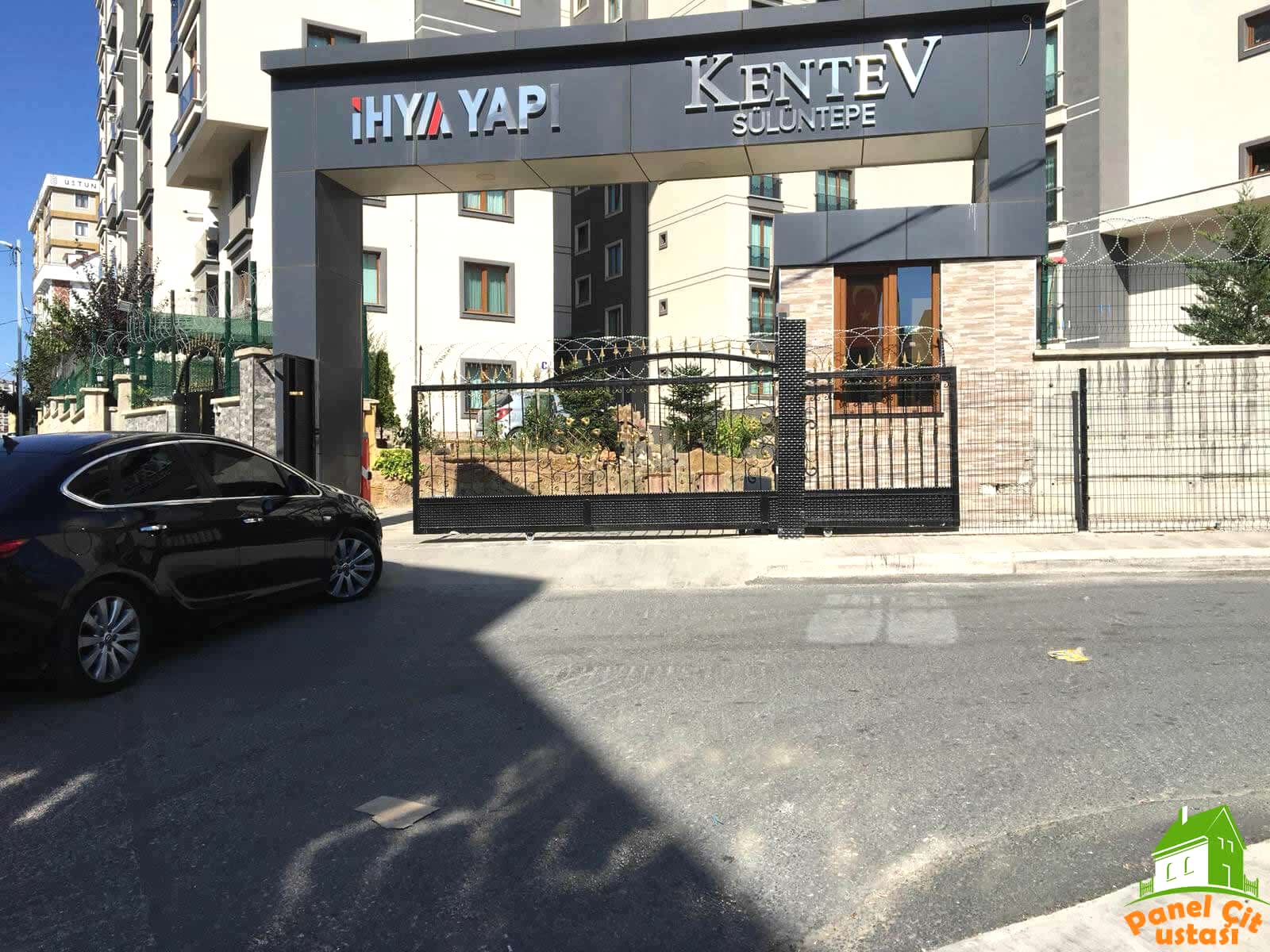 Yana Kayar Kapı